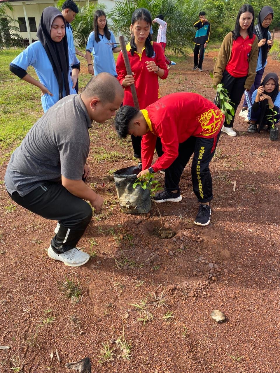Aksi Sekolah Hijau (1)